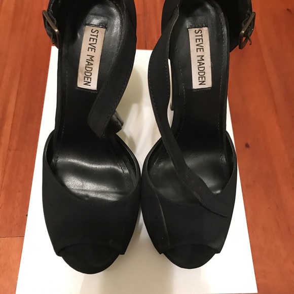 Steve Madden Desireee Black Platform Heels - Picture 5 of 5